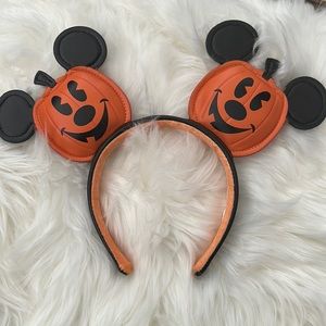 Mickey pumpkin ears